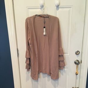 Super soft long cardigan with frilly sleeves